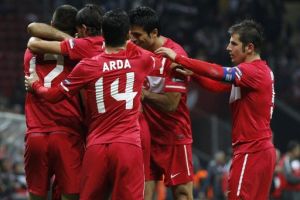 روسيا واليونان يتأهلان وأيرلندا وتركيا في الملحق