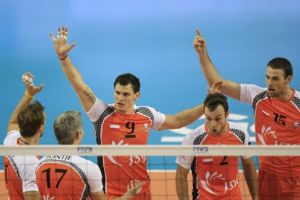 ترنتينو وياسترزبسكي لدور الأربعة والعربي يودع