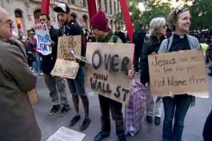 المتظاهرون ضد وول ستريت يعلنون النصر بعد إرجاء إجلائهم