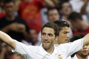 هيجوين يسجل هاتريك جديد ويقود ريال مدريد لسحق بيتيس في الدوري الأسباني