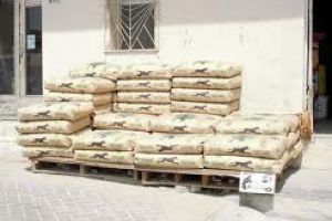 الكميات المعروضة لمادة الإسمنت في السوق المحلية اليوم