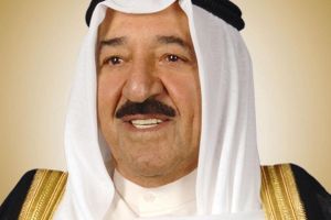 امير الكويت يدعو النواب والحكومة الى انهاء الخلافات 