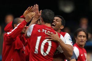 فان بيرسي يقود أرسنال لفوز رائع على تشلسي