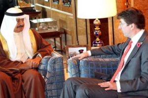 رئيس الوزراء: البحرين تتطلع إلى تعاون اقتصادي أوسع نطاقاً مع بريطانيا  