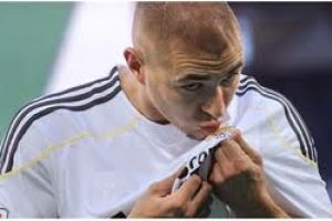 بنزيمة: ريال مدريد أفضل حاليا مما كان في الموسم الماضي