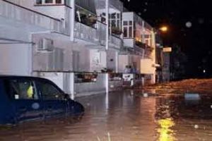 عواصف تضرب جنوة الايطالية ومقتل ستة أشخاص على الأقل