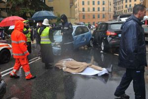 ستة قتلى في فيضانات بعد امطار غزيرة في ايطاليا (صور)