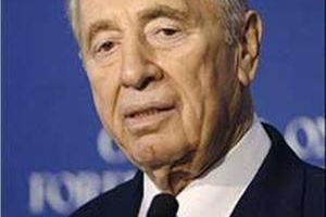 بيريز: 'احتمالات شن هجوم على ايران تتزايد'