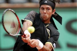 'فيرداسكو' يغازل نهائي كأس ديفيز بفوز مستحق في باريس