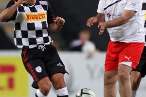 نجوم الامارات يهزمون نجوم الفورمولا واحد في مباراة خيرية 