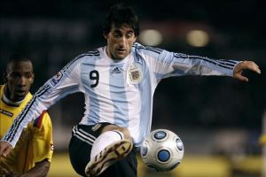 اللاعب الأرجنتيني ميليتو يتعرض لسرقة سيارته بالإكراه