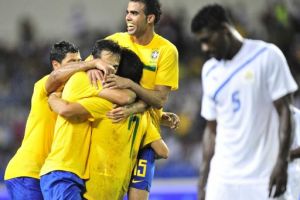 البرازيل تهزم الجابون بثنائية ودية في ليبرفيل