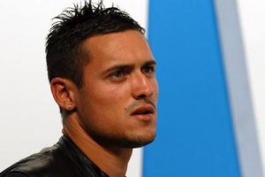 فرصة الجزائري زياني في المشاركة بمباراة تونس تتقلص