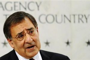 بانيتا: قصف إيران سيسفر عن 'عواقب غير مقصودة'