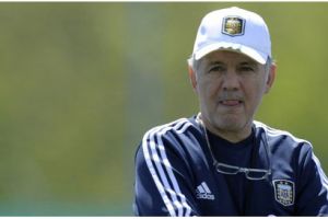 سابيلا يجري تعديلات واسعة على قائمة وطريقة لعب الأرجنتين خلال مباراة كولومبيا 