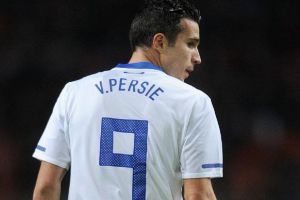 فينغر يعيد فان بيرسي إلى الأرسنال 