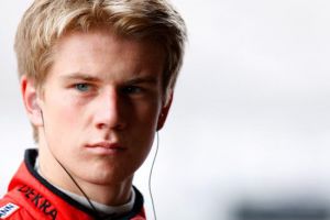 هولكنبرج يستبعد البقاء خارج المضمار مجددا