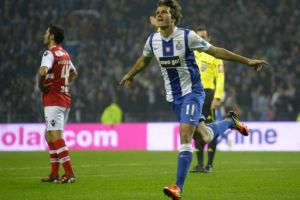 بورتو يهزم سبورتينج براغا وينفرد بصدارة الدوري البرتغالي