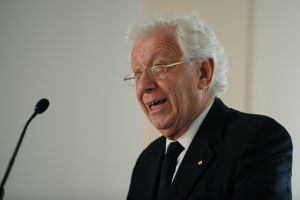 رئيس الاتحاد الأسترالي: قطر قد تفقد استضافة مونديال 2022