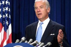 بايدن يصل العراق في زيارة مفاجئة