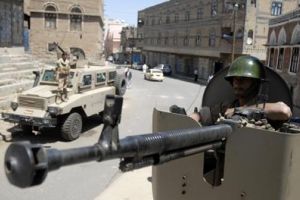 القوات اليمنية تقصف مدينة تعز ومقتل ثلاثة  