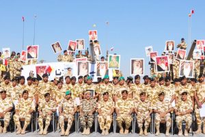 رئيس هيئة الأركان يرعى تخريج إحدى الدورات العسكرية بالدروع الملكية