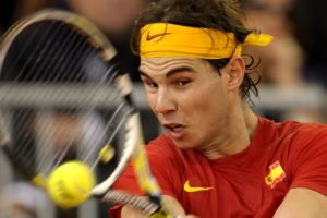 نادال وفيرر يضعان اسبانيا على بعد فوز واحد من لقب ديفيز