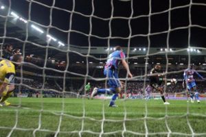 نجلا عبيدي بيليه يقودان مرسيليا للفوز بالدوري الفرنسي