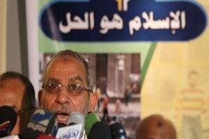 الاسلاميون يسعون الى تعزيز مكاسبهم في جولة اعادة في انتخابات مصر 