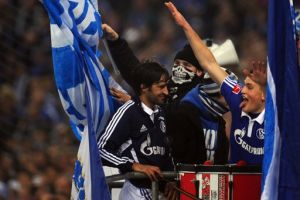 راؤول غونزاليس: لا اخطط للرحيل عن شالكه