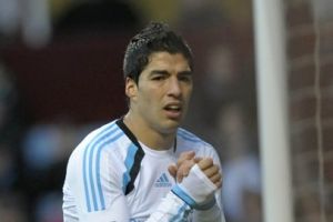 مدرب ليفربول يشيد بأداء سواريز