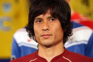 الياباني تسونياسو مياموتو يعتزل كرة القدم