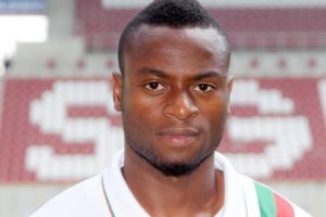 أنغولا تستدعي ناندو وتنتظر موافقة الفيفا