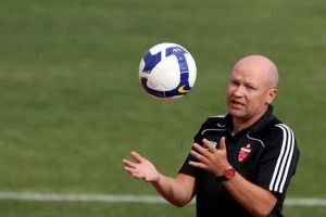 الهلال السعودي يتعاقد مع المدرب التشيكي هاشيك