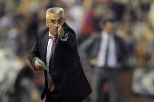 غرناطة يقيل مدربه فابريسيانو غونزاليس