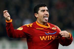 مانشستر سيتي يستعير بيزارو من روما