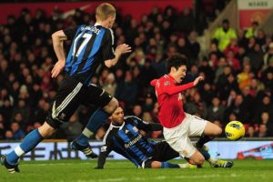 مانشستر يونايتد يستغل سقوط سيتي ويقاسمه الصدارة 