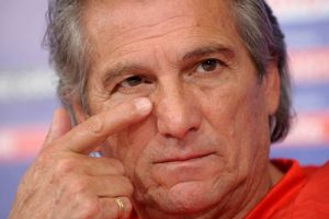 الأهلي يعلن استمرار مدربه البرتغالي جوزيه بعد الشغب في بورسعيد