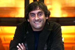 فرانسيكولي يساند سواريز في نزاعه مع إيفرا