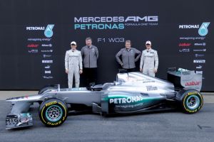 مرسيدس يكشف عن سيارته الجديدة لموسم الفورمولا 1