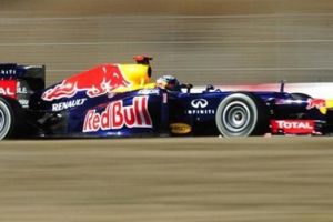 فيتل يسجل أسرع زمن في أول أيام برشلونة 