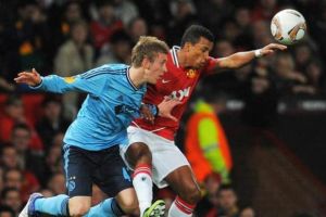 مانشستر يونايتد إلى ثمن النهائي بشق الأنفس 