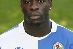 سامبا مدافع بلاكبيرن روفرز ينضم الى انجي الروسي      