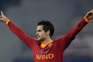 روما يعتزم الإبقاء على غاغو لأربعة أعوام