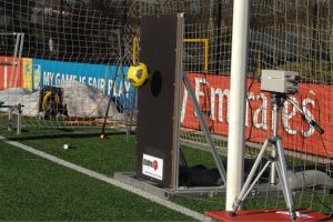 مشرعو كرة القدم يمنحون الضوء الأخضر لاستخدام تكنولوجيا خط المرمى