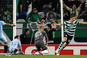 فوز صعب لسبورتنغ وتفنتي وثلاثية لأتلتيكو مدريد 