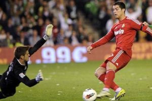 فوز صعب للريال يبقي الفارق على حاله 