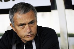 مورينهو يرد على غوارديولا ويؤكد أنه ليس أفضل إنسان في الوجود