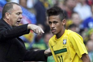 مدرب البرازيل ينصح نيمار بالاحتراف في أوروبا
