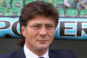 المدرب ماتساري يقود نابولي في مباراة تشيلسي